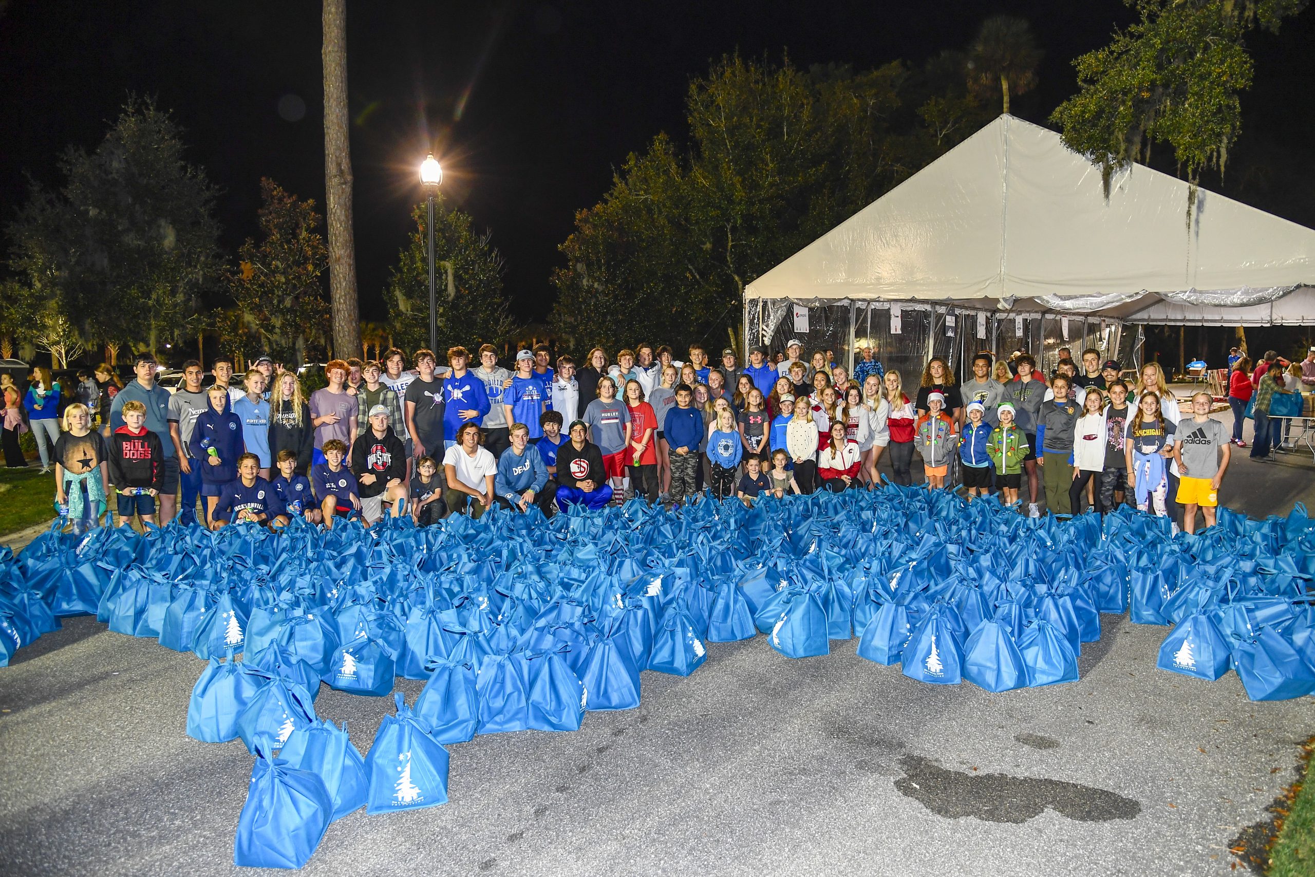 Jim & Tabitha Furyk’s ‘Hope for the Holidays’ packing event feeds 5,000 First Coast children