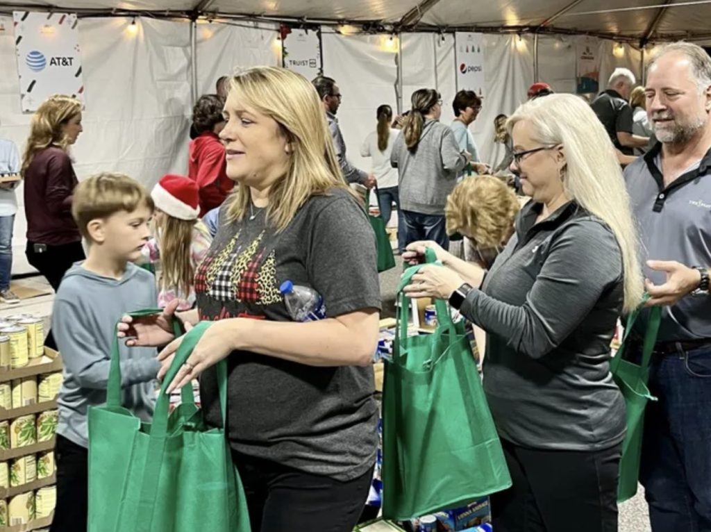Hope for the Holidays Volunteers